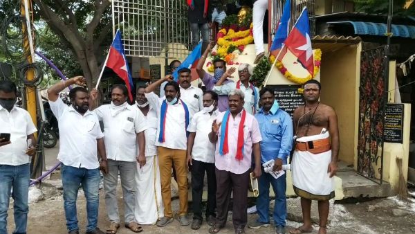 இதுதான் தமிழகம்! காஞ்சி சங்கர மடம் எதிரே பெரியார் பிறந்த நாள் விழாவில் பங்கேற்ற அர்ச்சகர்!