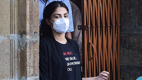 நம்ம இந்திராணியை அடச்சு வச்சிருந்தாங்கல்ல.. அதே ஜெயில்லதான் ரியாவையும் வச்சிருக்காங்களாம்!