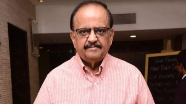 எஸ்.பி சரண் சொன்னபடி வந்த நல்ல செய்தி.. எஸ்.பி.பிக்கு கொரோனா நெகட்டிவ்.. வெண்டிலேட்டர் நீக்கம்!