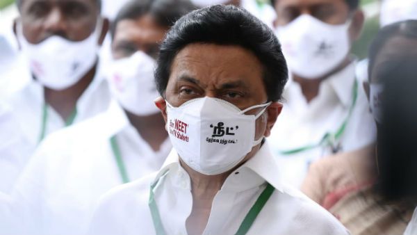 தமிழக சட்டசபை: BAN NEET முக கவசத்துடன் வந்த ஸ்டாலின் உள்ளிட்ட திமுக எம்.எல்.ஏக்கள்!