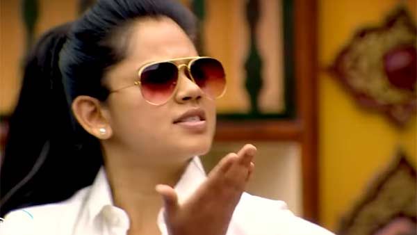 வேட்டியை மடிச்சுக் கட்டி.. துள்ளிய கொண்டையுடன்.. இறங்கிக் குத்திய அனிதா!