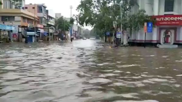 சென்னை மழை.. அண்ணா சாலையில் வண்டியில் போக போறீங்களா.. இதை பார்த்திட்டு போங்க!