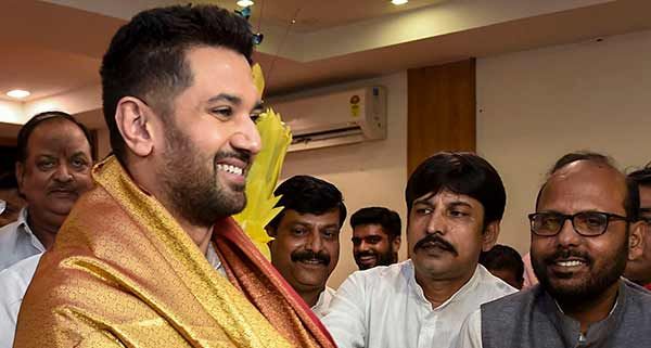 என்னண்ணே இது.. ஒரே கூட்டமா இருக்கு.. ஒ.. 