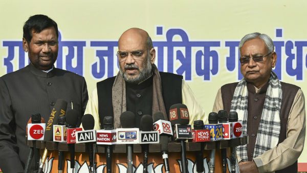 பாஸ்வான் கட்சியை கூட்டணியைவிட்டு பொட்டிய கட்டிகிட்டு போகச் சொல்லிடுங்க... பாஜகவை மிரட்டும் ஜேடியூ