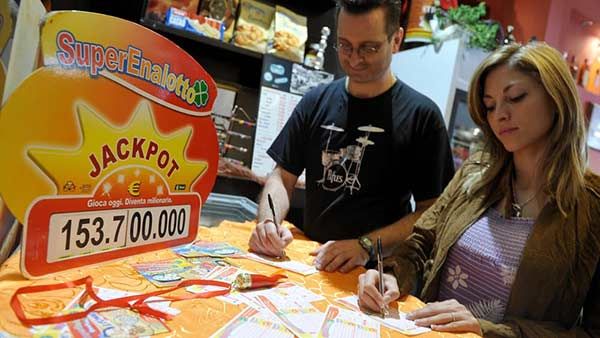 இந்தியாவில் இருந்தபடியே இத்தாலி லாட்டரி வாங்கலாம்.. 4.3 பில்லியன் வெல்லலாம்.. சூப்பர் வாய்ப்பு
