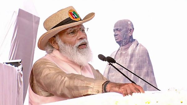 பாகிஸ்தானே சொல்லிடுச்சி.. உங்க முகத்திரை கிழிந்து போச்சு.. காங்கிரஸ் மீது மோடி அட்டாக்!