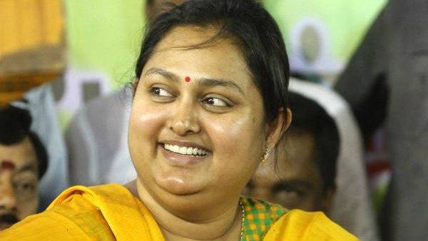 இப்ப இல்லாட்டி என்னாட்டி.. பிறகு பார்த்து தருவாங்க.. இதெல்லாம் அவமரியாதையா.. விந்தியா சூப்பர் பொளேர்