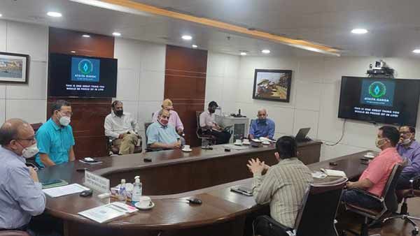 கங்கையை சுத்தப்படுத்த இணைந்த கைகள்.. 5000 கி.மீ டிரெக்கிங்.. அசத்தல் திட்டம்