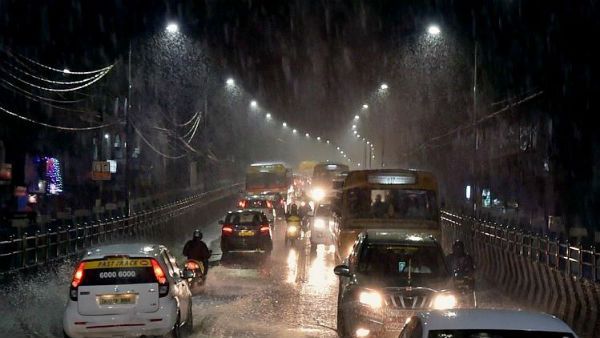 சென்னையில் அடுத்த 6 மணி நேரத்தில் மிக கனமழை பெய்யும்.. இந்திய வானிலை மையம் முக்கிய அலார்ட்