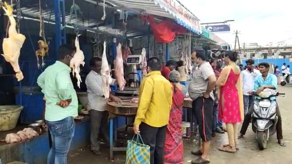 சேலத்தில் கறிக் கடைகளில் அலைமோதும் மக்கள் கூட்டம்.. ஆட்டுக் கறி கிலோவுக்கு ரூ 100 உயர்வு