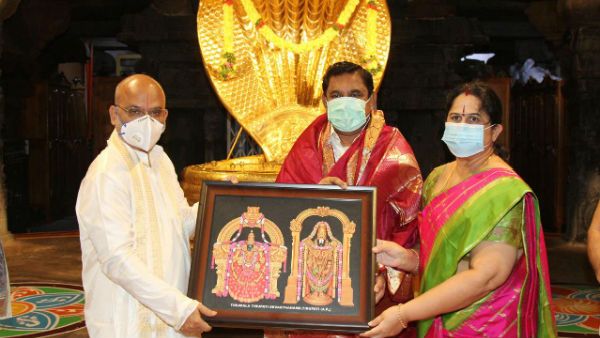 திருப்பதி ஏழுமலையான் கோவிலில் முதல்வர் எடப்பாடி பழனிசாமி குடும்பத்துடன் சாமி தரிசனம்