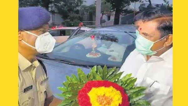 பரபரப்பு.. முதல்வரை வரவேற்றதில் சர்ச்சை.. தேவஸ்தானத்தில் என்ன நடந்தது.. வெடித்து கிளம்பிய விவகாரம்