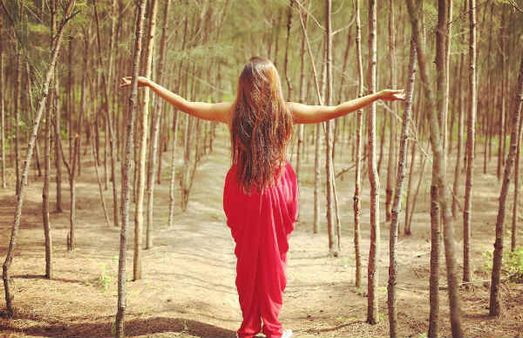 பின்னி எடுக்கும் அழகு.. காட்டுக்குள்ள வெண்பா.. விழுந்து விழுந்து ரசிக்கும் ரசிகர்கள்!