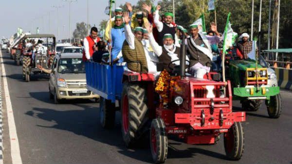 விவசாயிகளின் கோரிக்கைகளை ஜனநாயக வழியில் தீர்க்க அரசு முன்வரவேண்டும் - எதிர்கட்சியினர் கூட்டறிக்கை