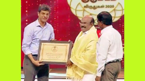 ஜெயக்குமாருக்கு ஒரு ஜில் ஜில் விருது.. கெளரவித்த ஜீ தமிழ் டிவி!