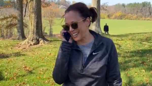 ஜோ பிடனுக்கு மகிழ்ச்சி பொங்க வாழ்த்து சொல்லும் கமலா ஹாரிஸ் வீடியோ- செம வைரல்