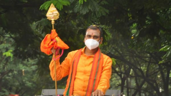 தடையை மீறி வேல் யாத்திரை... திருத்தணியில் தமிழக பாஜக தலைவர் எல். முருகன் கைது!