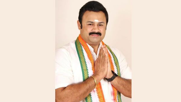துப்பாக்கி குண்டுகளுடன் விமானம் ஏற முயன்ற மயூரா ஜெயக்குமார்.. பையை மாற்றி எடுத்துவந்ததாக விளக்கம்..!