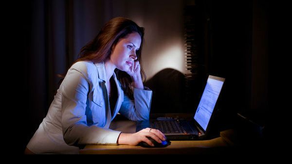 நைட் ஷிப்ட் பார்ப்பவர்களை ஆஸ்துமா அட்டாக் பண்ணும் வாய்ப்பு அதிகமாம் - ஆய்வு சொல்லுது