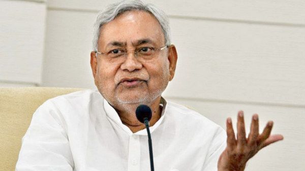 பீகார் அமைச்சரவையில் மாற்றமா? கல்வித்துறை அமைச்சர் மீது ஊழல் புகார்.. நிதிஷ் குமார் தீவிர ஆலோசனை