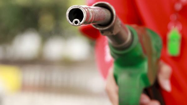 நிவர் புயல்.. பெட்ரோல் பங்க்குகள் செயல்படுமா.. வெளியானது அறிவிப்பு