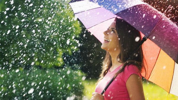 மழை பாருங்கள்.. அதன் ஆன்மாவை நுகருங்கள்! 