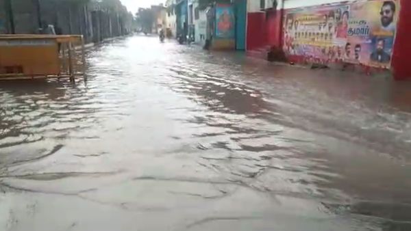 வட சென்னை நிலைமை ரொம்ப மோசம்.. வீடுகளுக்குள் மழை தண்ணீர் புகுந்து மக்கள் அவதி