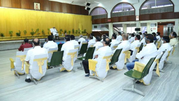 அரசியல் நிலைப்பாடு குறித்து இன்று மாலை அல்லது நாளை ரஜினிகாந்த் அறிவிப்பார்- மக்கள் மன்ற நிர்வாகி