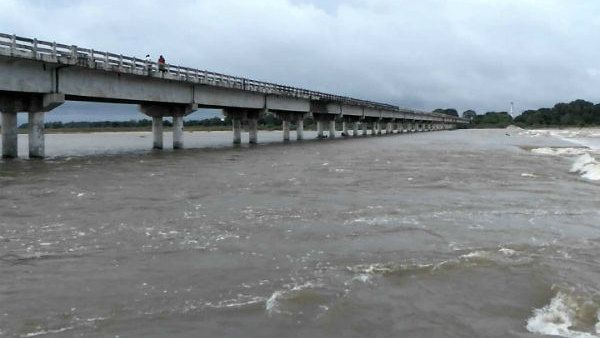 காஞ்சிபுரத்தில் தெறித்து ஓடும் பாலாறு... கரையோர மக்களுக்கு எச்சரிக்கை