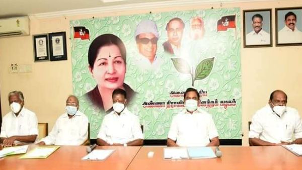 சட்டசபை தேர்தல் வியூகம்.. சென்னையில் அதிமுக மாவட்ட செயலாளர்கள் கூட்டம்