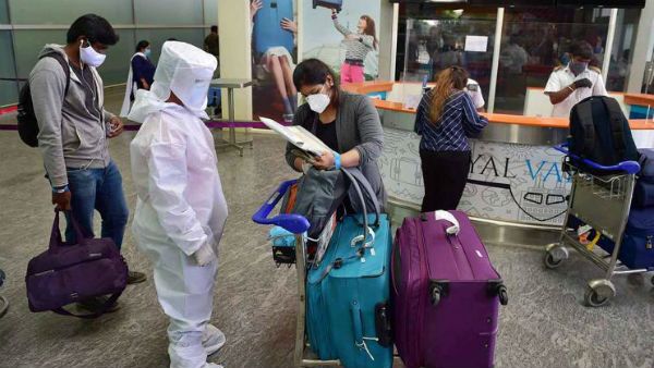 பிரிட்டனில் இருந்து திரும்பியவருக்கு உருமாறிய கொரோனா உறுதி... ரயில் பயணத்தால் பலருக்கு கொரோனா பரவல்?