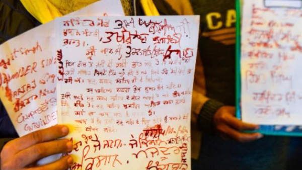 பரபரப்பு.. பிரதமர் மோடிக்கு ரத்தத்தில் கடிதம் எழுதிய விவசாயிகள்.. தலைநகரில் தீவிரமாகும் போராட்டம்..!