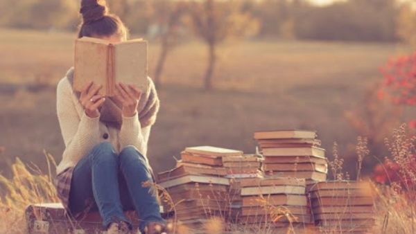 2021 புத்தாண்டு தீர்மானம்.. வாருங்கள் வாசிப்போம்!