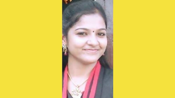 யார் இது.. 20 வயசாமே.. கறுப்பு கலர் டிரஸ்ஸில் நச்சென போஸ் தரும் வாடா 