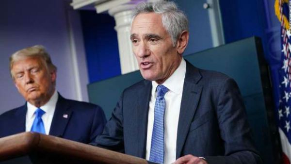 கொரோனாவை தடுக்க மாஸ்க் அணிவதை எதிர்த்த டொனால்ட் டிரம்ப் ஆலோசகர் ராஜினாமா