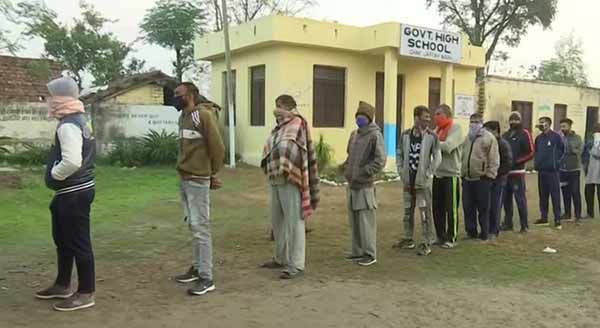 ஜம்மு காஷ்மீர் மாவட்ட வளர்ச்சி கவுன்சில் தேர்தல்: 3-ம் கட்ட வாக்குப் பதிவு; 305 பேர் வேட்பாளர்கள்!