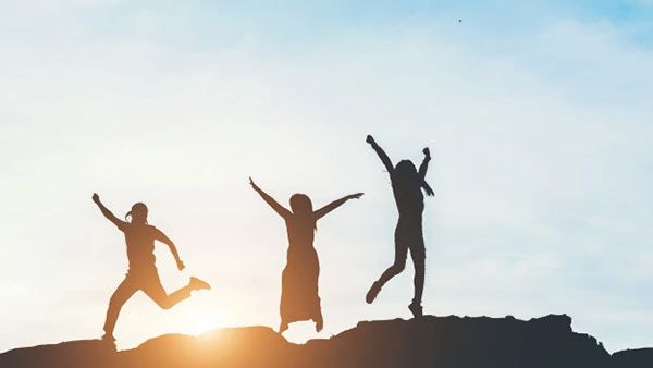 மகிழ்ச்சியா இருங்க.. மகிழ வைங்க!