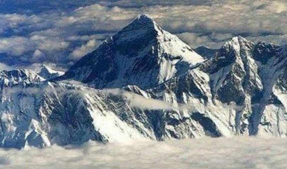 எவரெஸ்ட் சிகரத்தின் உண்மையான உயரம் 8848.86 மீட்டர்... அடடே வளர்ந்திருச்சா