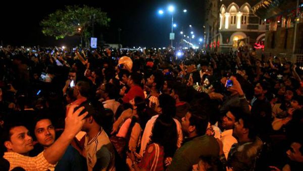 2-வது அலை எச்சரிக்கை ...இரவு நேர ஊரடங்கு...புத்தாண்டு பார்ட்டிக்கு தடை... கர்நாடகா முடிவு!