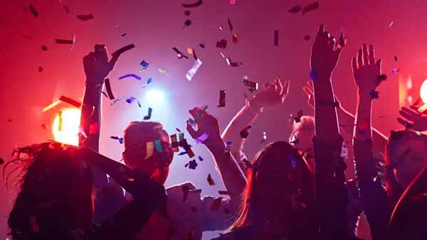 புத்தாண்டை கொண்டாட இரவா பகலா?.. 