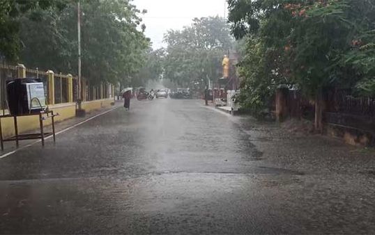 நெருங்கும் புரேவி புயல்.. காரைக்காலில் வெளுக்கும் மழை.. அனைத்து ஆறுகளையும் கண்காணிக்க அரசு உத்தரவு