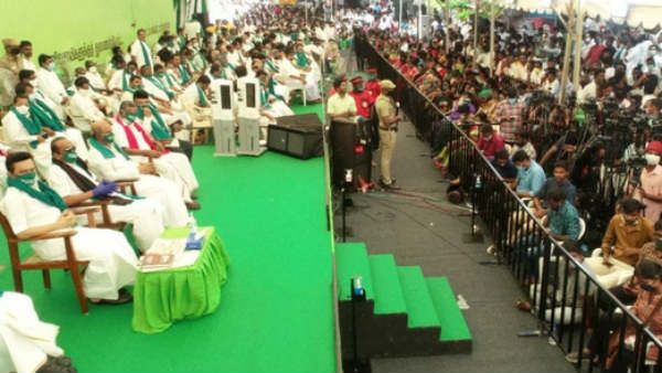 சென்னையில் உண்ணாவிரதப் போராட்டம்- மு.க.ஸ்டாலின் உட்பட 2,000 பேர் மீது வழக்கு