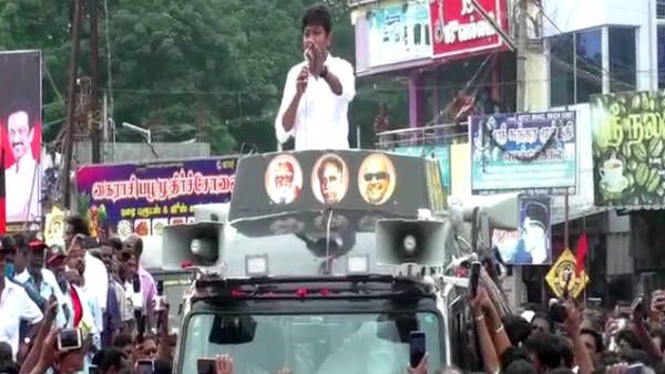 சிறையில் இருந்து சசிகலா வந்த உடன் எடப்பாடிக்கு இருக்கு.. உதயநிதி ஸ்டாலின் பரபர பேச்சு