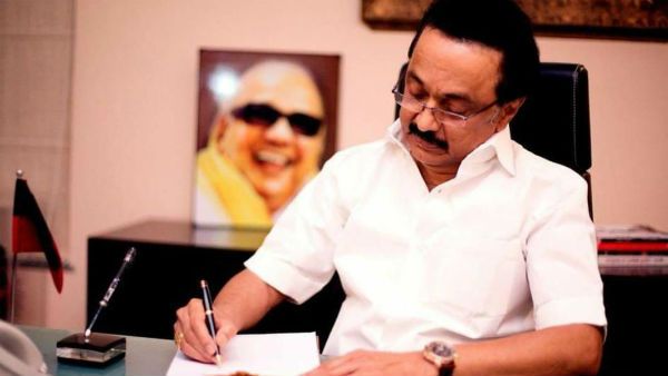 4 பேர் படங்களை தவிர வேறு யார் படமும் திமுக சுவரொட்டிகளில் இடம் பெறக் கூடாது -ஸ்டாலின் கடிதம் 