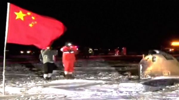 சபாஷ் சீனா.. நிலவில் எடுத்த பாறை துகள்களை சுமந்து.. பூமிக்கு வந்தடைந்தது 