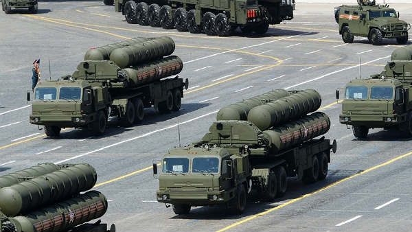 ரஷ்யாவிடமிருந்து ஏவுகணை வாங்கும் இந்தியா.. பொருளாதார தடை விதிக்கப்படும் என அச்சுறுத்தும் அமெரிக்கா