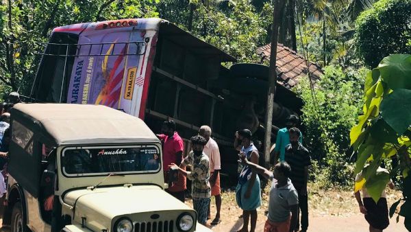 கேரளாவில்... நெஞ்சை உறைய வைக்கும் விபத்து... வீட்டின் மீது பேருந்து பாய்ந்து 7 பேர் பலி!