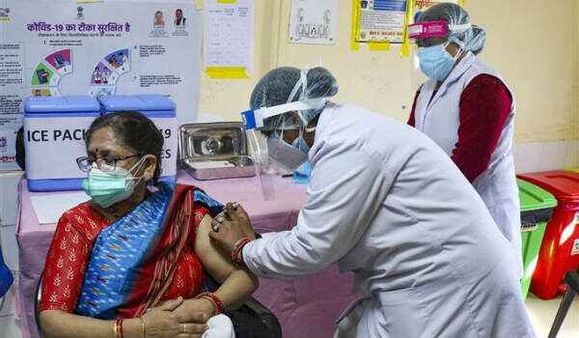 இந்தியாவில் 16 லட்சம் சுகாதார பணியாளர்களுக்கு கொரோனா தடுப்பூசி செலுத்தப்பட்டுள்ளது- மத்திய அரசு