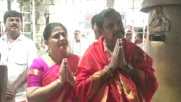 எடப்பாடி காளியம்மன் கோயிலில் குடும்பத்துடன் முதல்வர் சாமி தரிசனம்