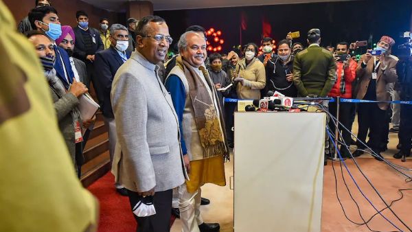 விவசாய சட்டங்களை திரும்பப் பெற முடியாது:மத்திய அமைச்சர்கள் உறுதி.. -8-ம் கட்ட பேச்சுவார்த்தை தோல்வி